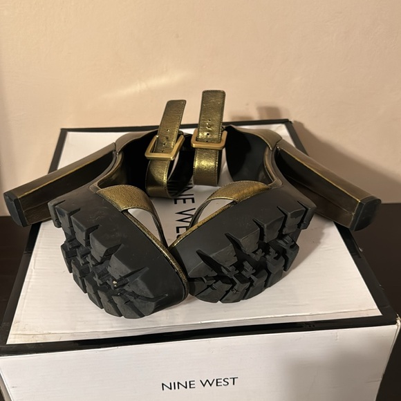 Nine West - Picture 6 of 6